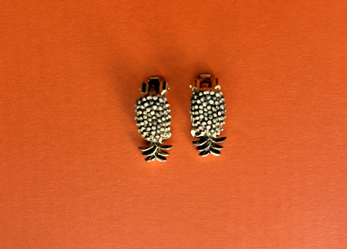 Vintage Pineapple Clip On Earrings Gold Tone Figural Pat Pend 1930s 1950s Retro