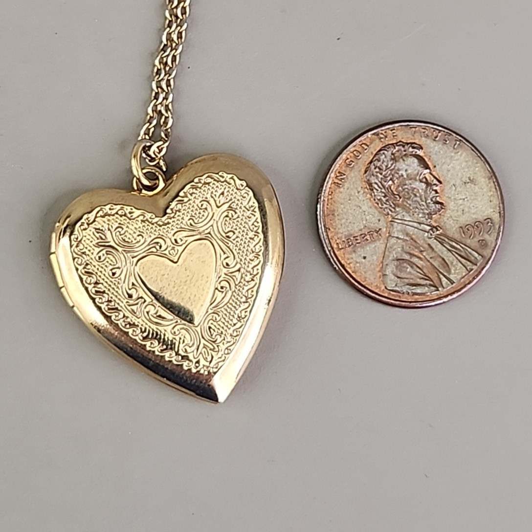 Vintage Heart Locket Necklace Stamped 2cm Gold Tone 16″