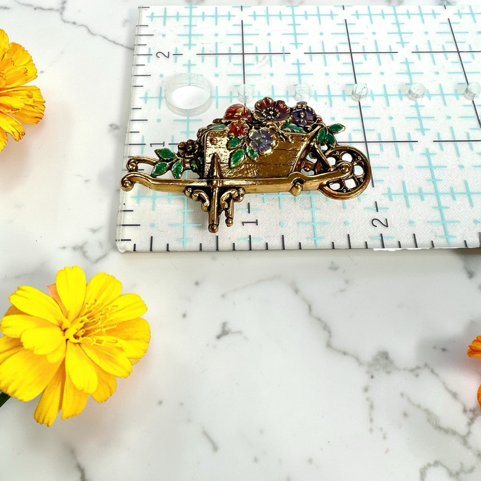 Vtg Enameled Brass Tone Wheelbarrow Flower Cart Brooch