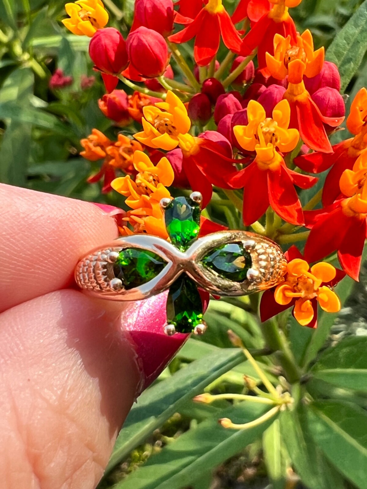 VINTAGE SOLID 14K YELLOW GOLD VIVID GREEN CHROME DIOPSIDE FLOWER RING ROMANTIC