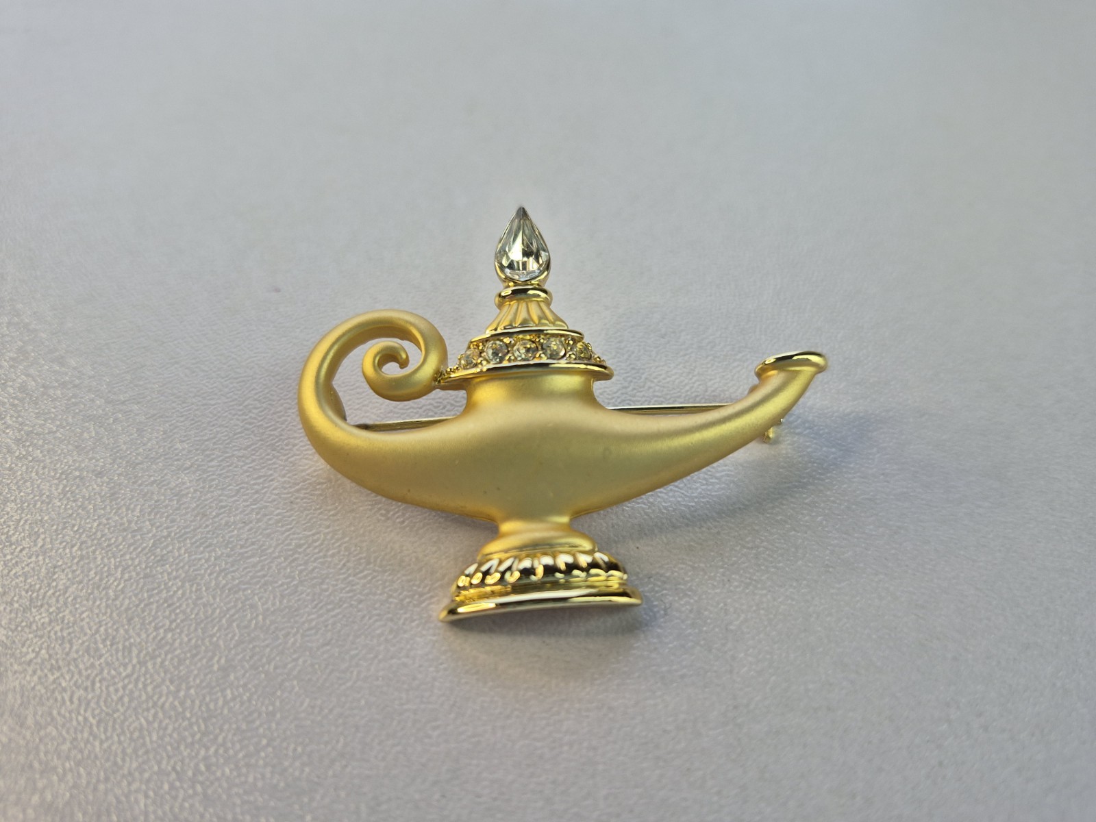 Genie Lamp Brooch AJC Matte Gold Tone Finish Rhinestone Aladdin Costume Pin