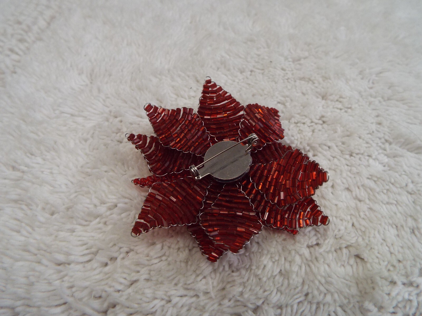 Red Micro Glass Bead Flower Pin (A53)