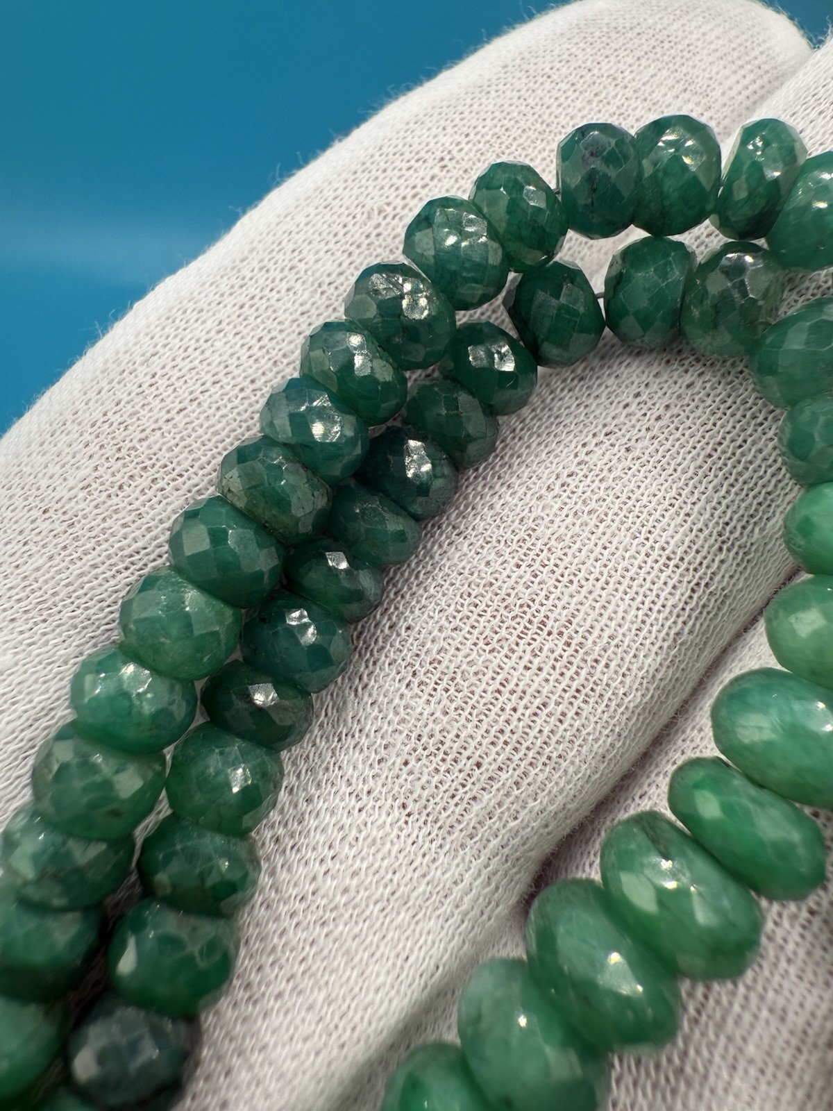 Wonderful Antique / Vintage Art Deco Faceted Beaded Emerald Color Beryl Necklace