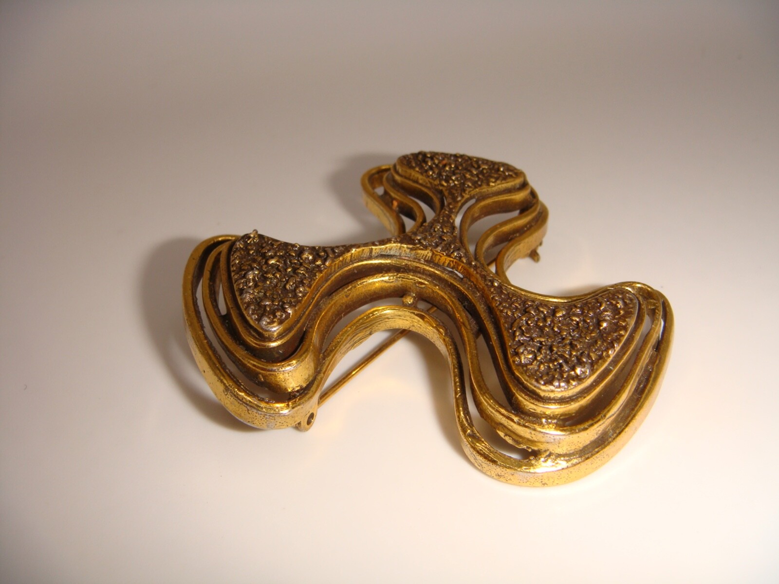 VINTAGE SIGNED ZENTALL GOLD TONE ABSTRACT PIN BROOCH ESTATE