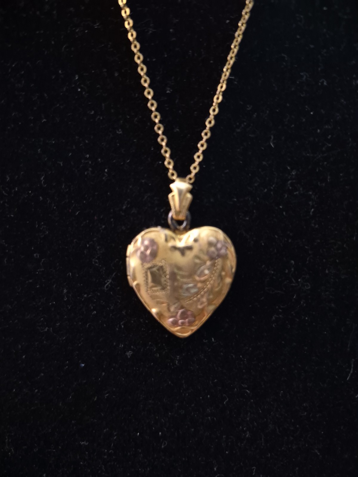 Vintage 10 Kt 1/20 Yellow And Rose Heart Locket Necklace 18″