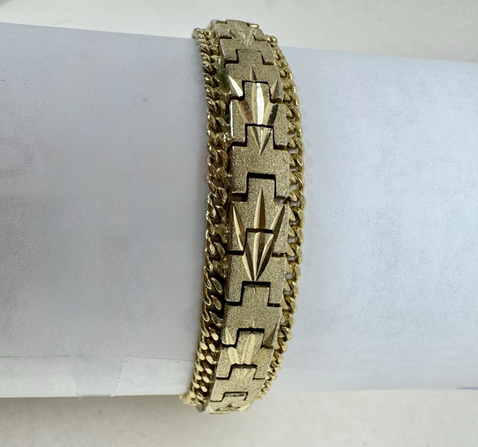 Brushed Gold Tone Articulated Link 8″ Bracelet With Safety Chain Gift Vintage