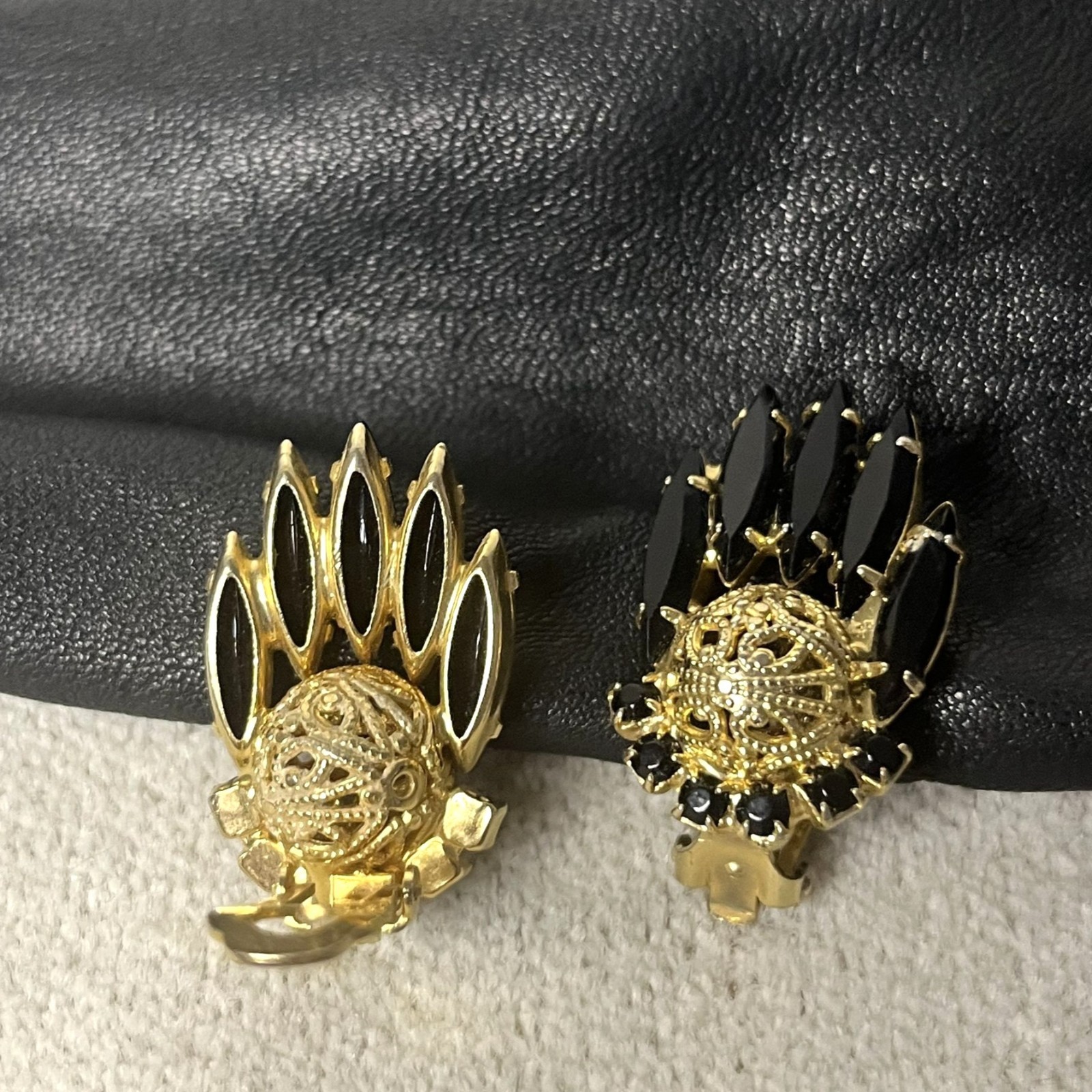 Vintage Juliana DeLizza and Elster Jet Black Gold Filigree Ball Navette Clip On