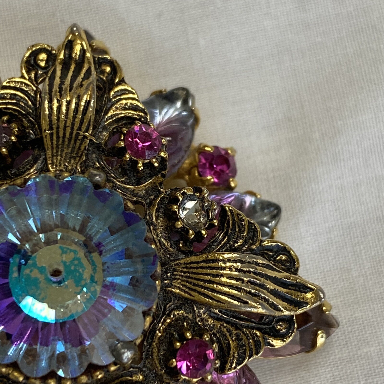 Vtg Brooch Pink Purple Domed Heliotrope Molded Glass Leaves Pin Estate Fashion