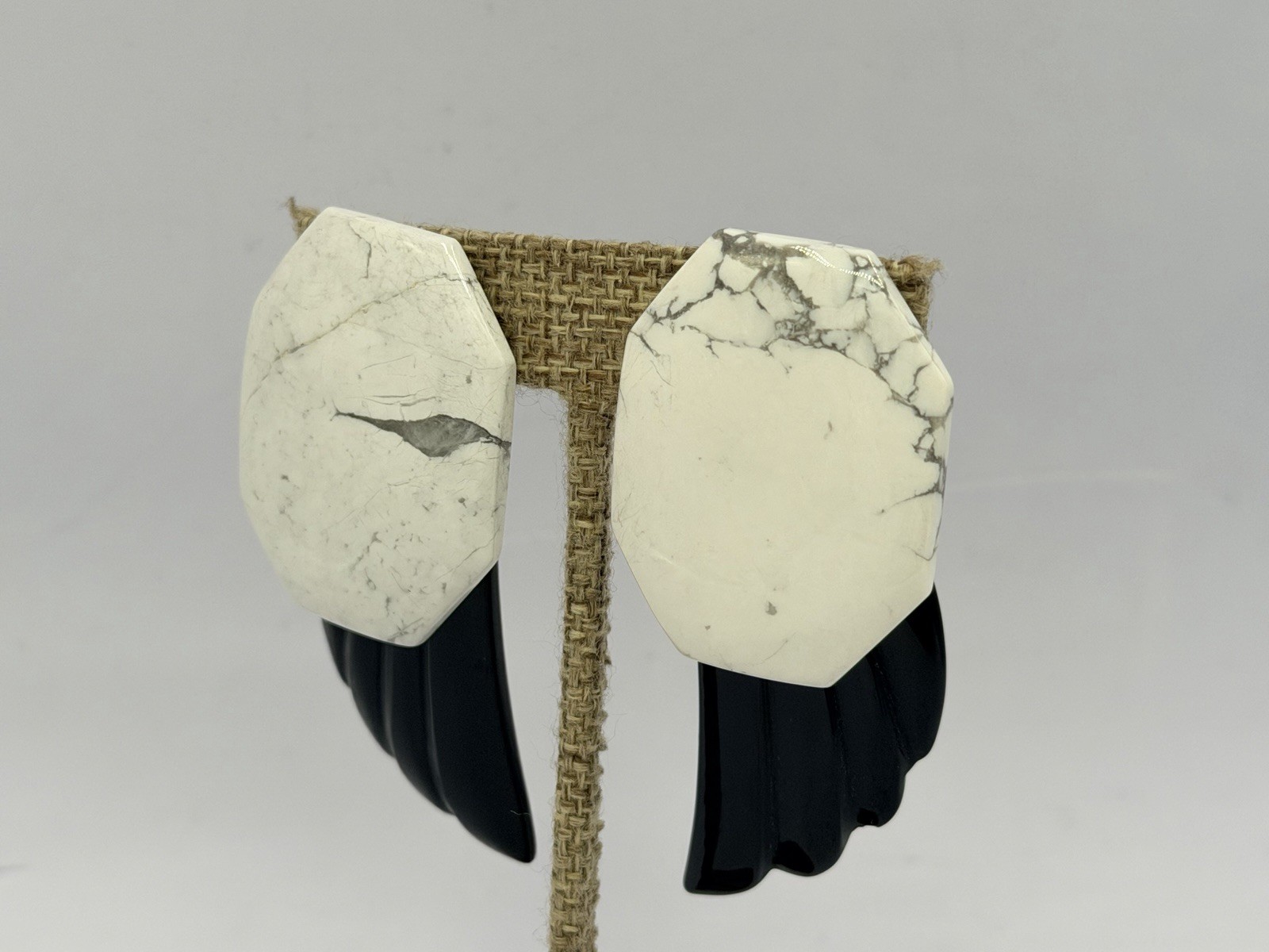 White & Black Gemstone Clip On Earrings 1980s Vintage Carved Wings Ro-Do Saks JN