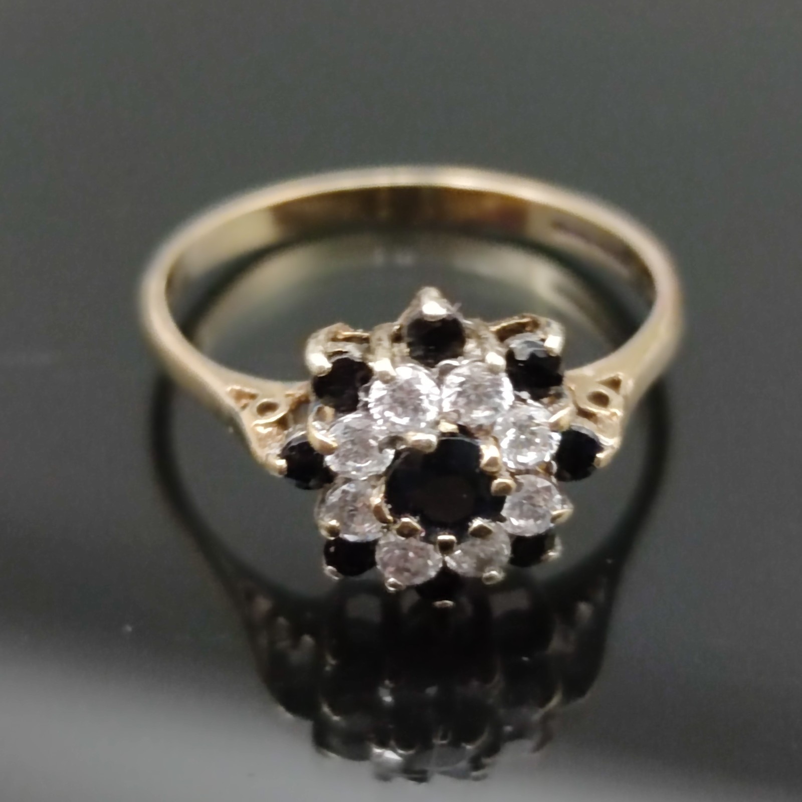 Vintage 9ct Gold Ring Sapphire Stones Solid Band Hallmarked Size P
