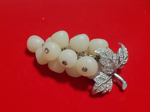Large Vintage Rhinestone and Free Moving Lucite Bunch of Grapes Brooch.