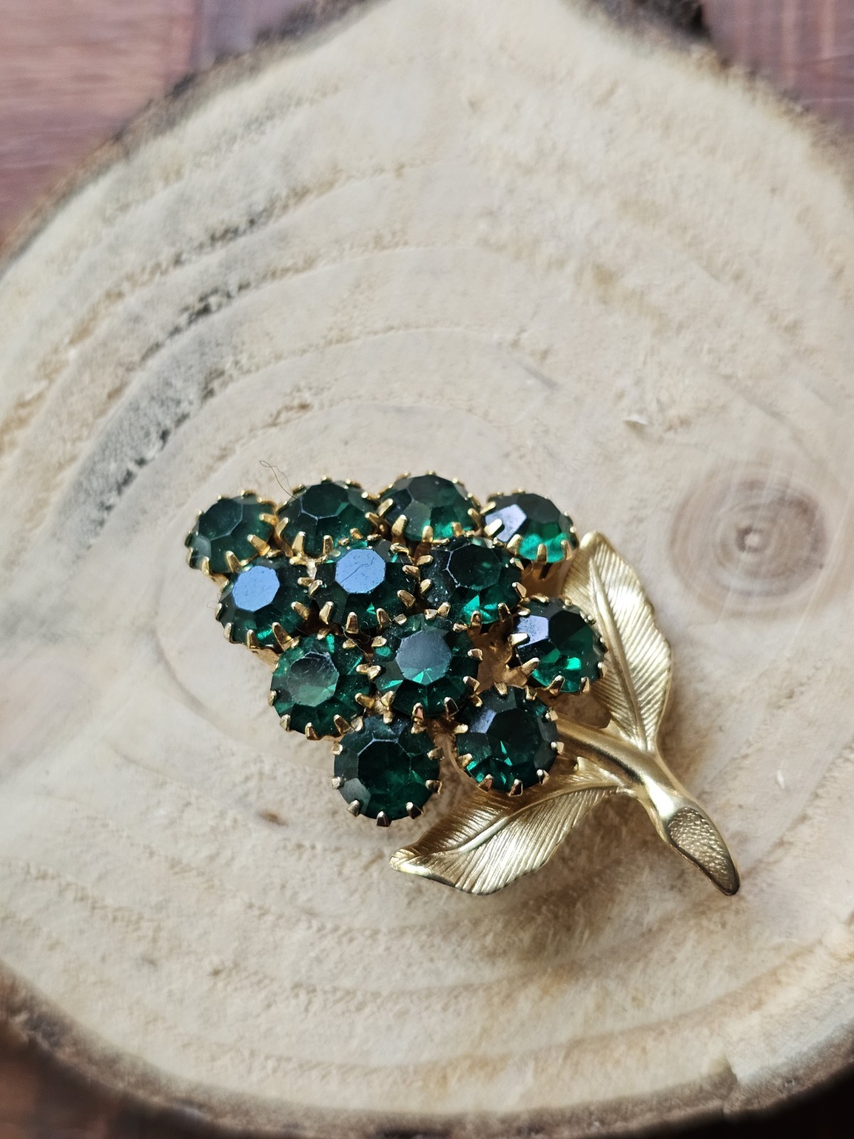 Estate Grape Cluster Brooch Green Rhinestones Gold Tone Prong Set Mcm Pin