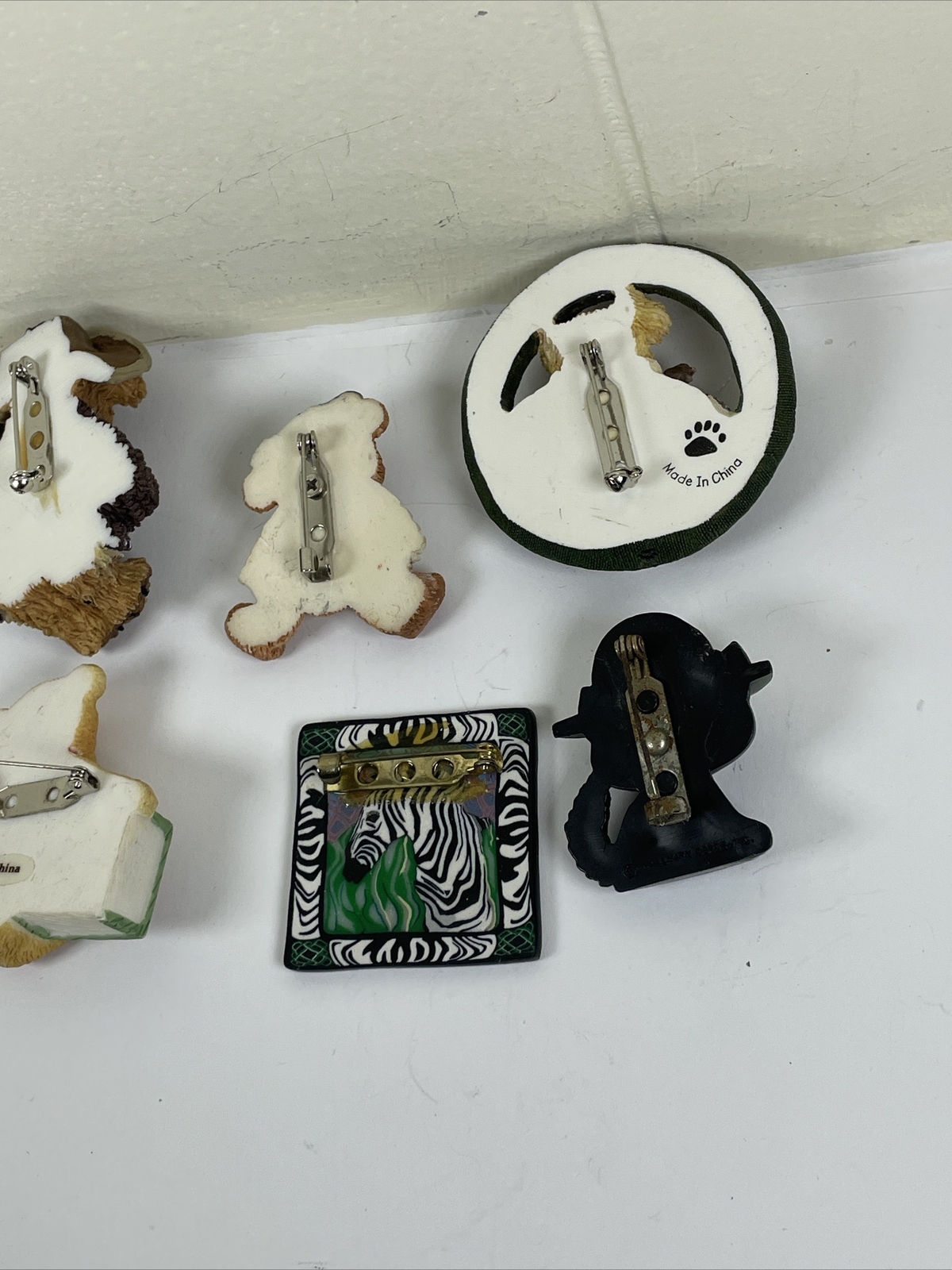 Lot of Brooches/Pins Resin Metal Vintage Assorted Shapes & Colors Bears Cat Zebr