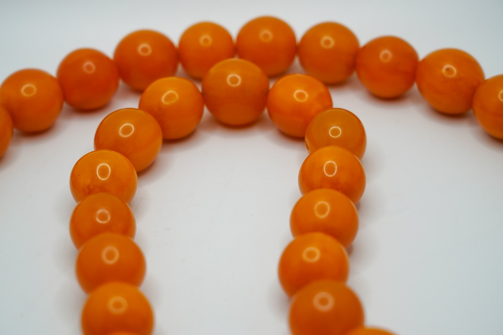 Vintage Long Egg Yolk Butterscotch Amber 45 Bead Necklace 39″ x 20mm 253g