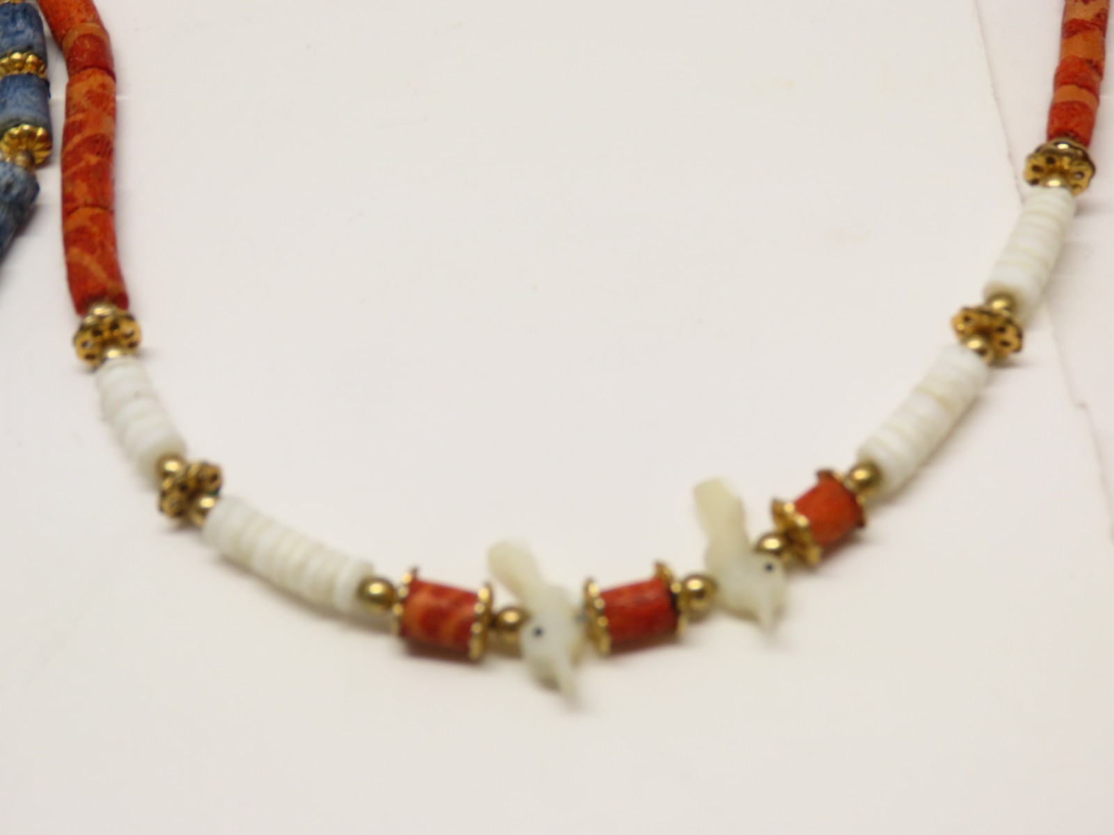 Vintage Puka Shell Beaded Necklace Sponge Coral MOP Lot Gold Tone Accents D5399