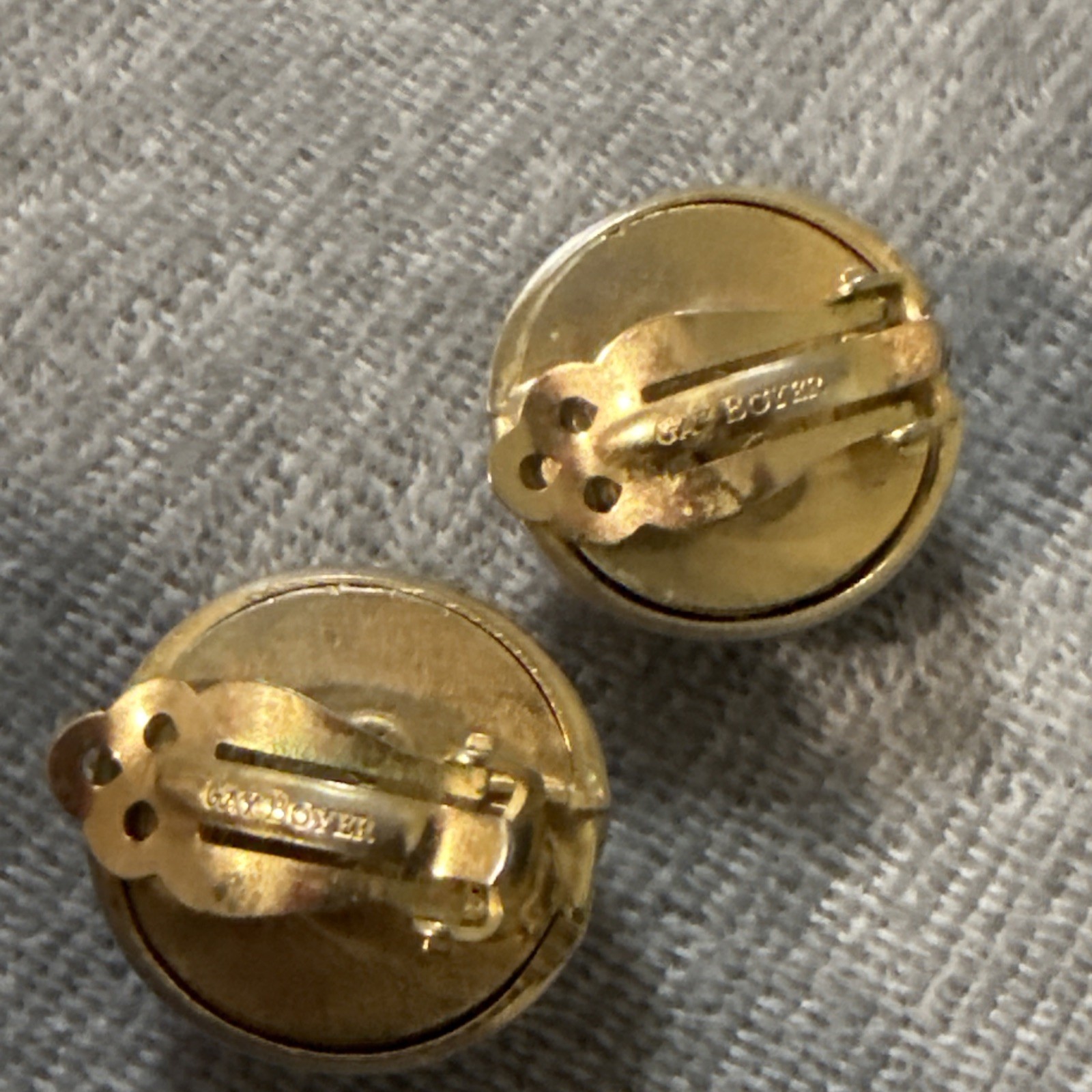 VTG GAY BOYER GOLD 1” LARGE ROUND DOME STATEMENT Ribbed CLIP EARRINGS Rare