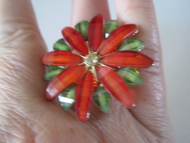 Poinsettia Flower Stretch Band Ring Lucite ? Vintage