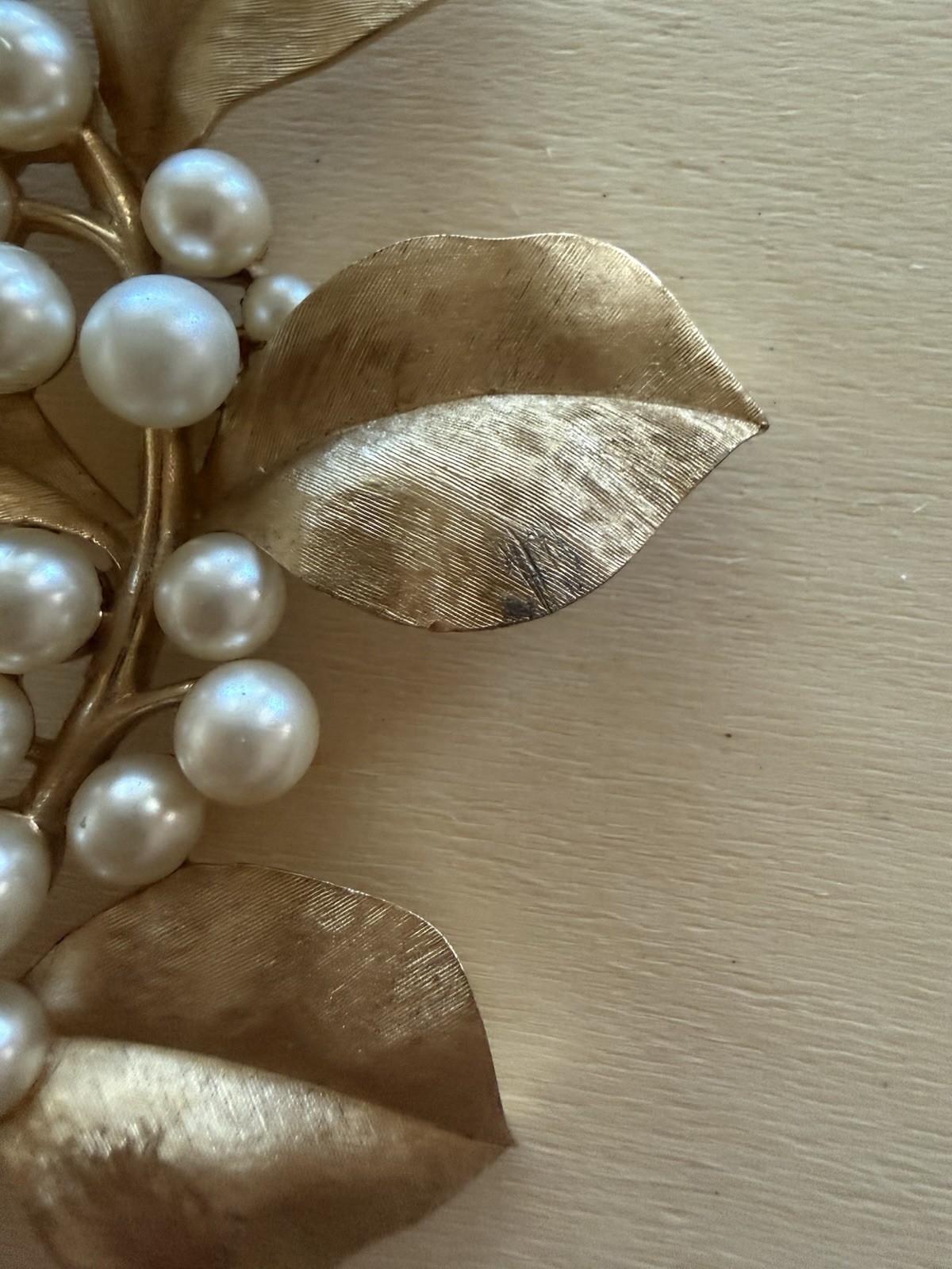 Trifari Signed Gold Tone Leaf Spray Brooch Pin w/ Simulated White Pearl