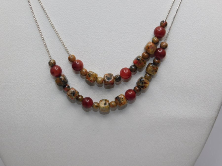 A127-VINTAGE NECKLACE~SILVER TONE/STONES~EARTHTONES~15″-17″