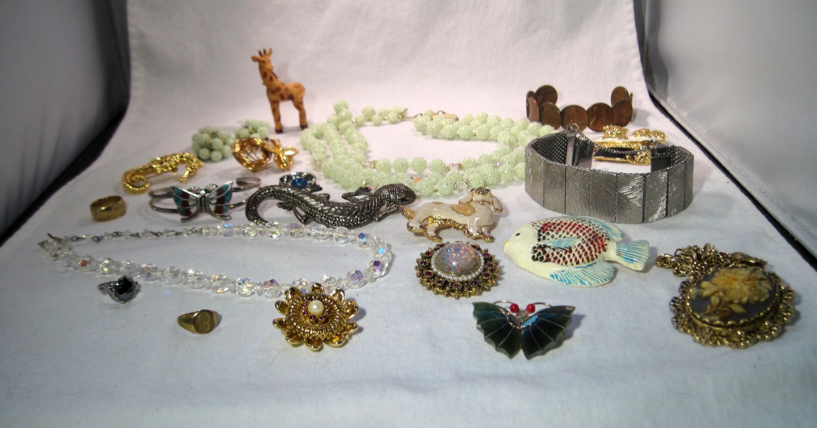 Vintage Costume Jewelry Some Signed – Lot of 21- K977