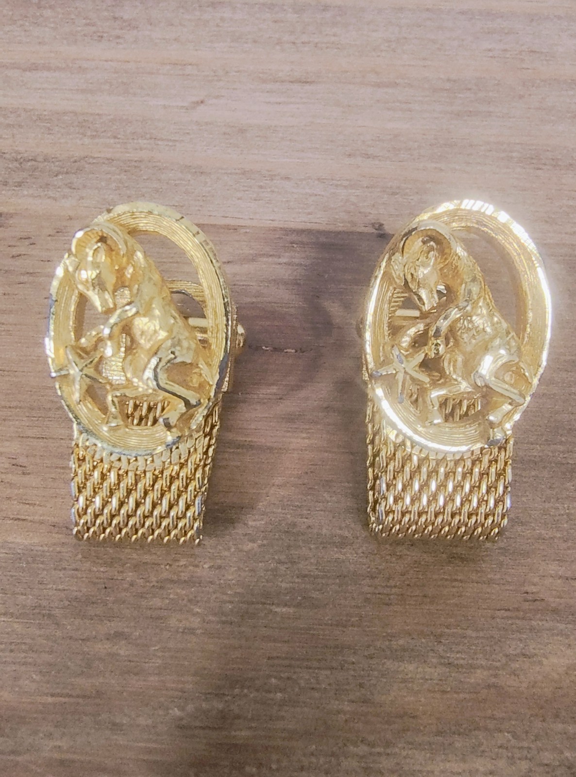 Vintage Swank Zodiac Horoscope Gold Tone Ram Aries Gold Tone Mesh Cufflinks