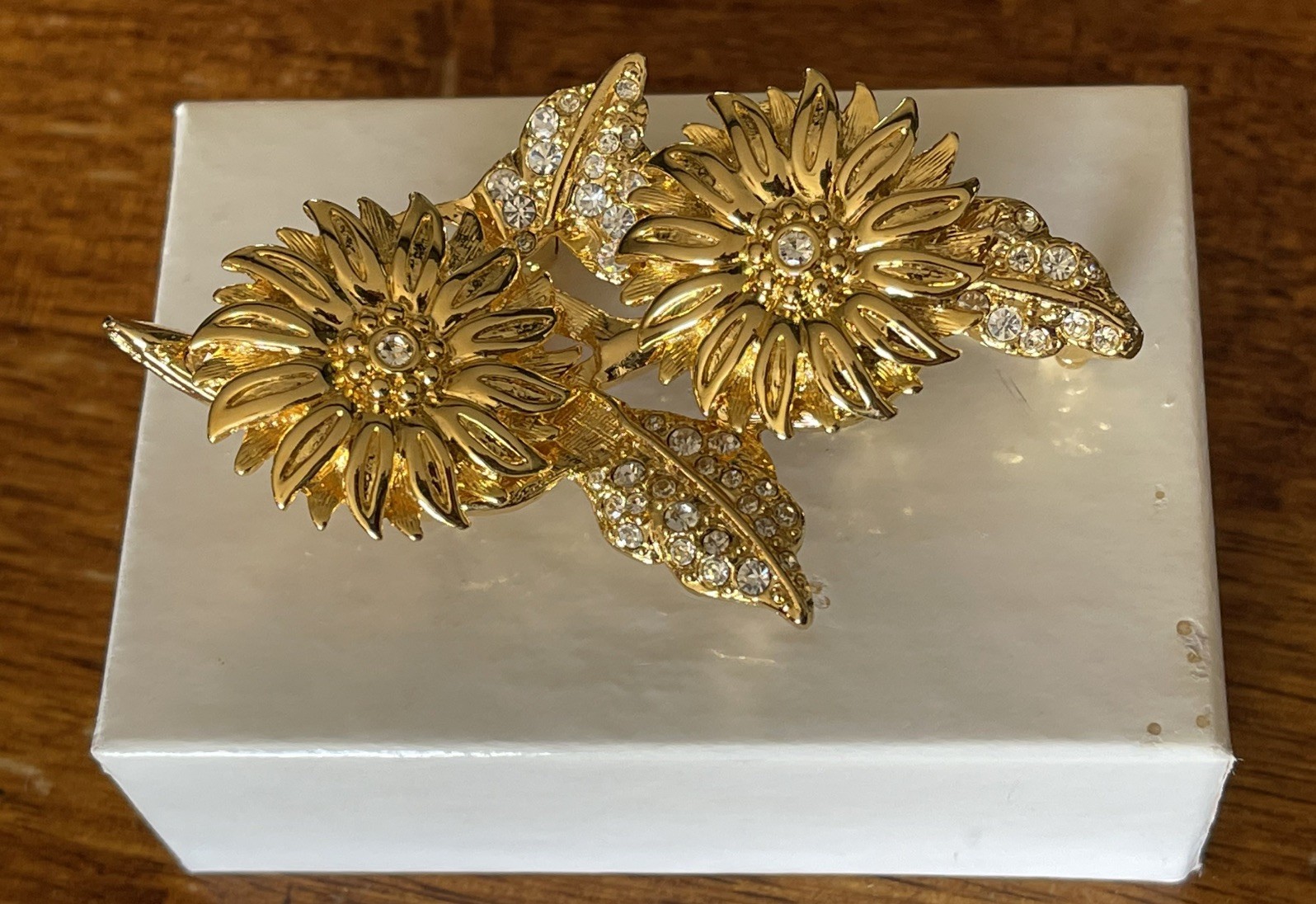 Vtg Joan Rivers Convertible Brooch Clip Earrings Gold Tone Rhinestone Flowers
