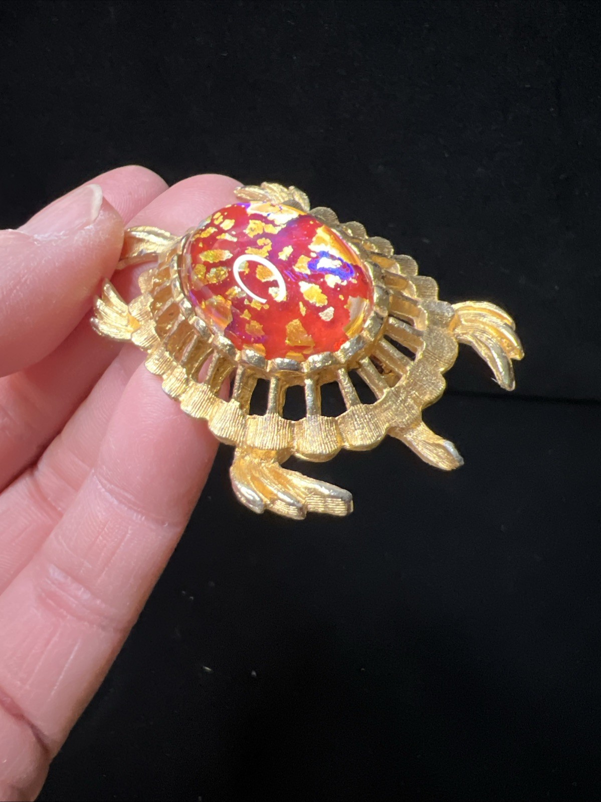 Vintage Turtle Brooch Gold Tone Foil Art Glass Cabochon Red Iridescent Pin