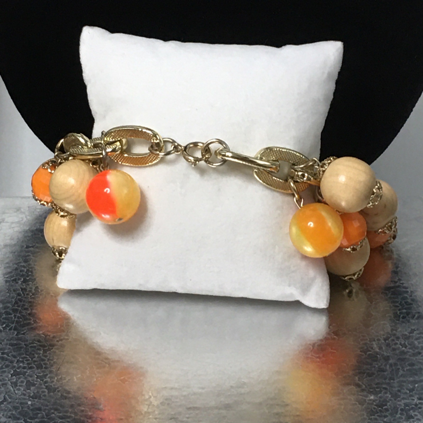 1960s VTG Chunky Multicolor Beaded Cha Cha Bracelet Lucite and Wood 8″