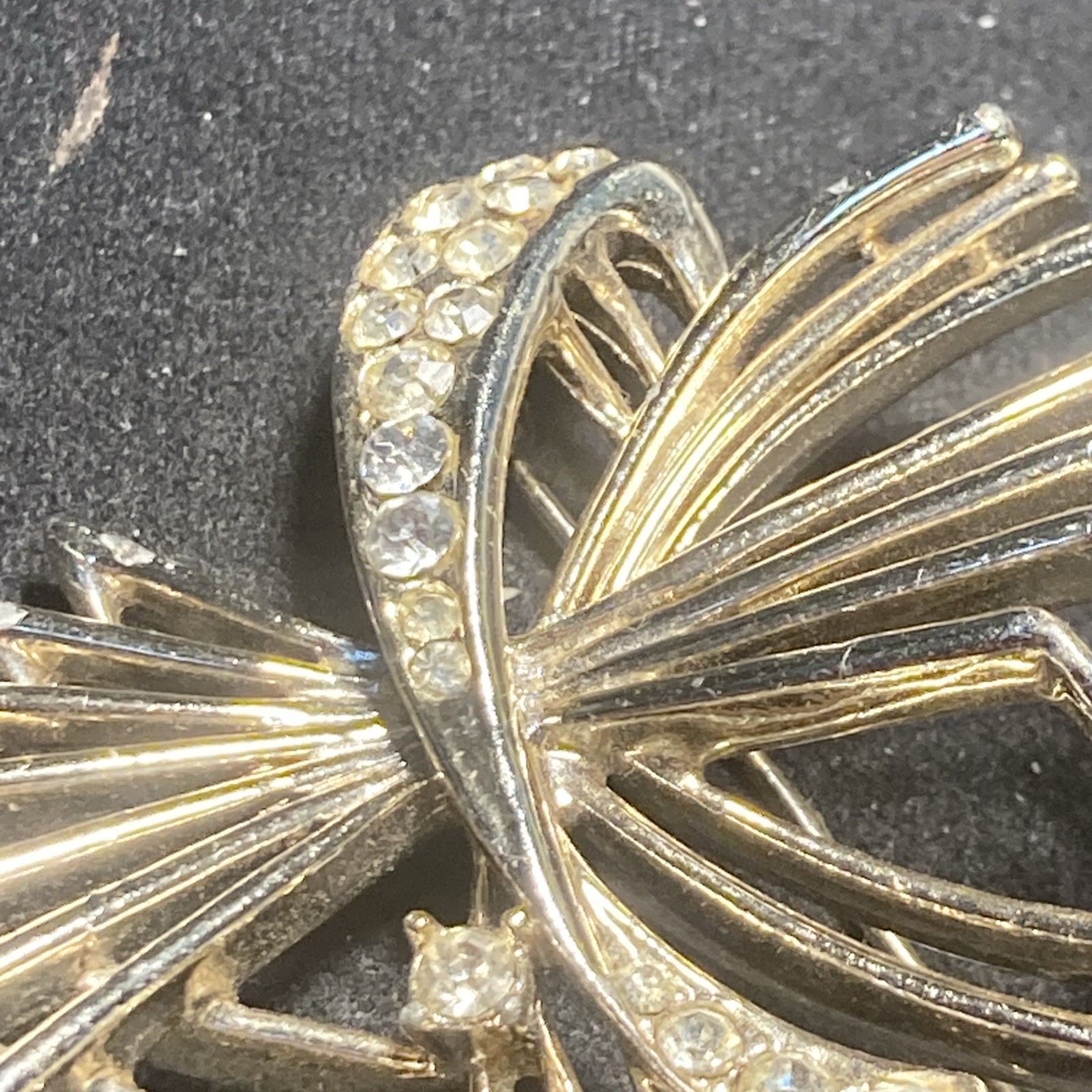 Open Gold Tone Clear rhinestone Rare Brooch Bow Floral Bouquet 2.08″ Old C photo