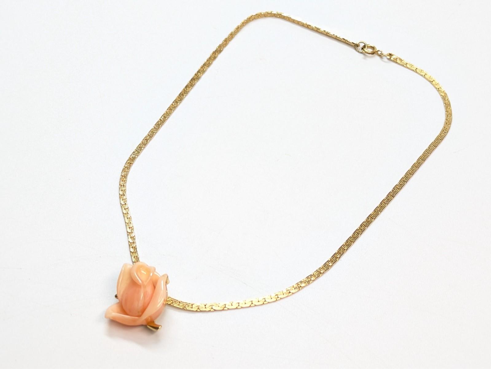 VTG Park Lane Pink Lucite Rose Pendant Gold Tone Chain Necklace 15″ Choker
