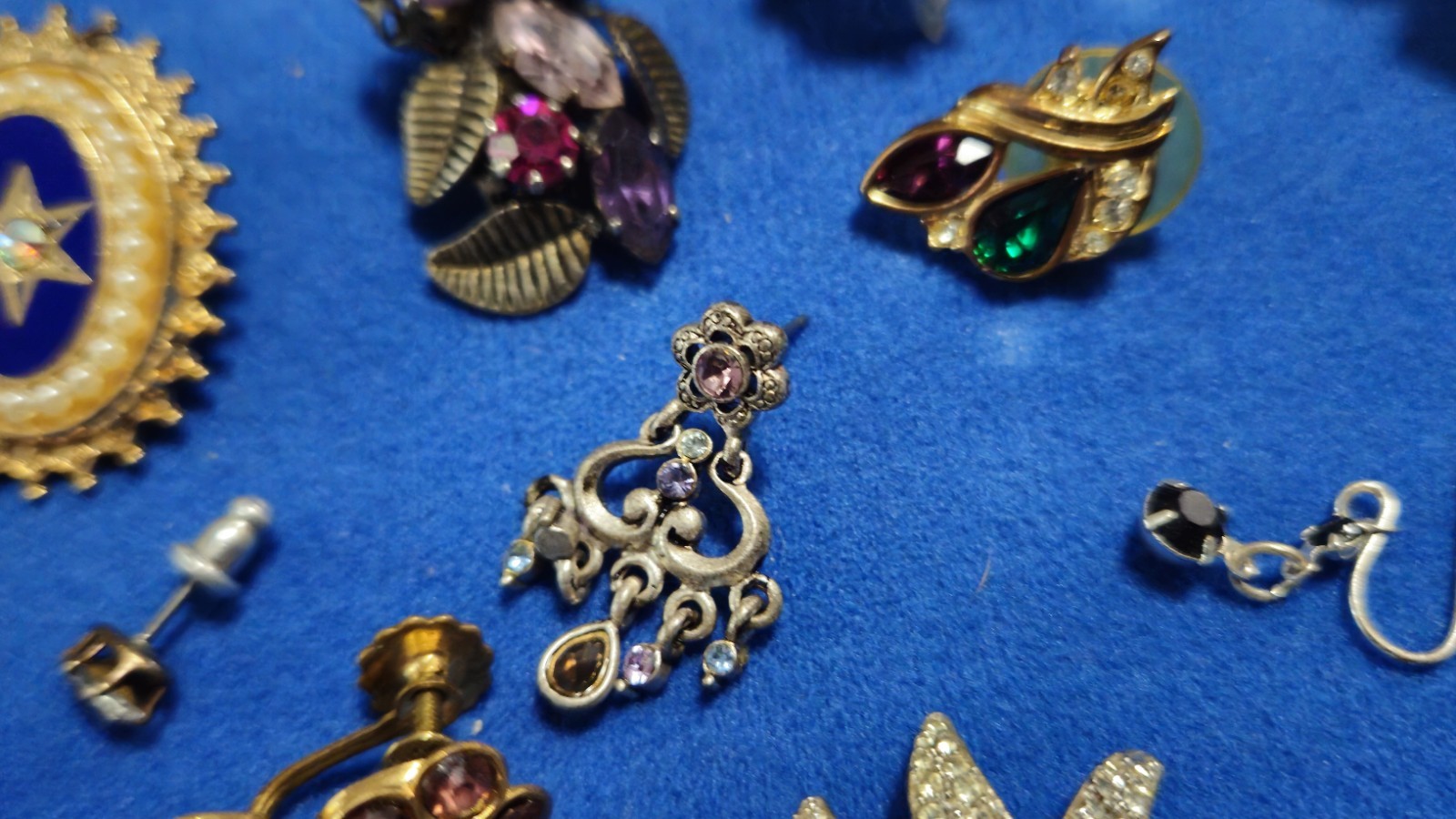 Vintage 37 Gem Stone Earrings / Dimond Like / Quartz Like Jewels – JEWELRY LOT
