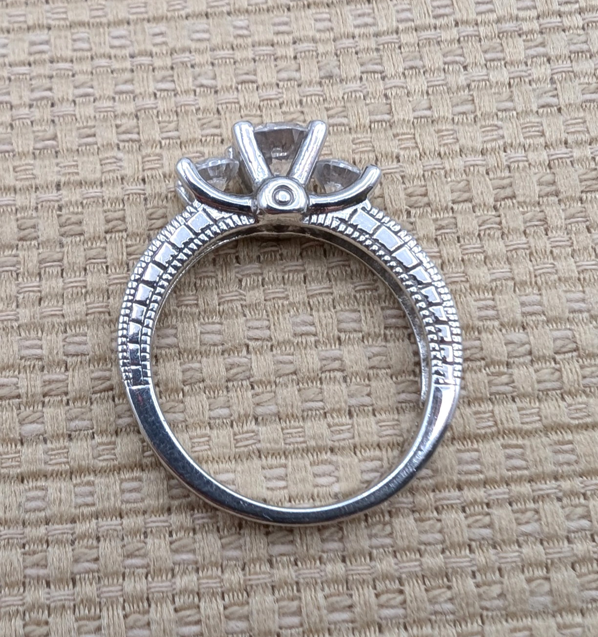Avon 2007 Sterling Silver CZ Three Stone Ring Size 7 Engagement/Right Hand Ring