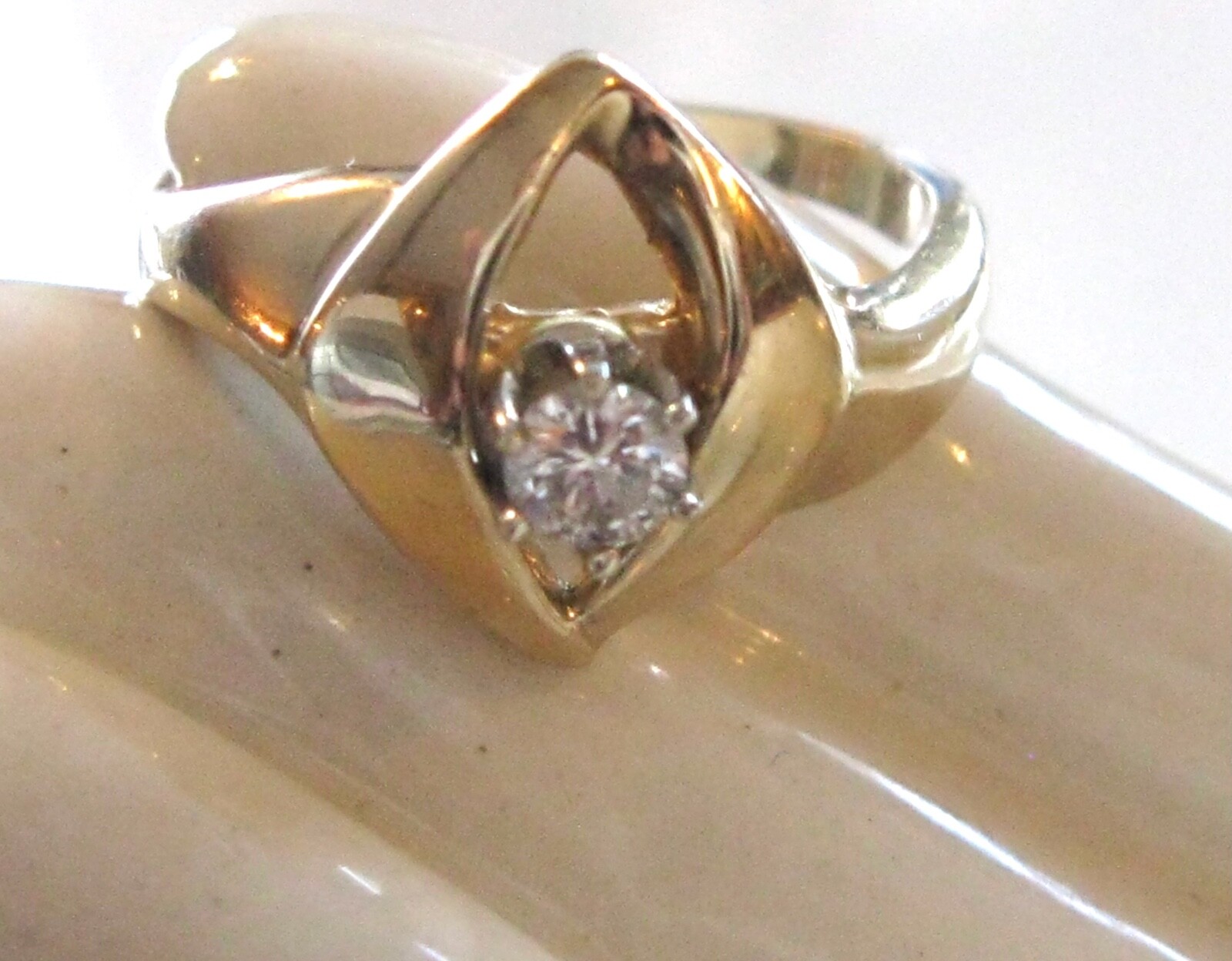 VINTAGE MOD RETRO DIAMOND ENGAGEMENT PROMISE EVERY DAY RING 14K YELLOW GOLD RING