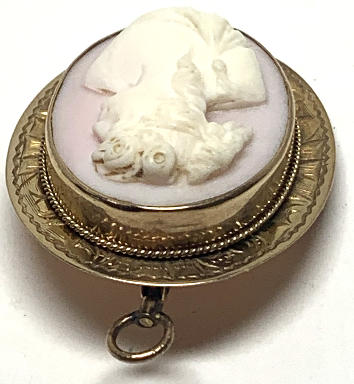 Vintage 10k Gold Right Facing Hand Carved Cameo Brooch Pin Pendant