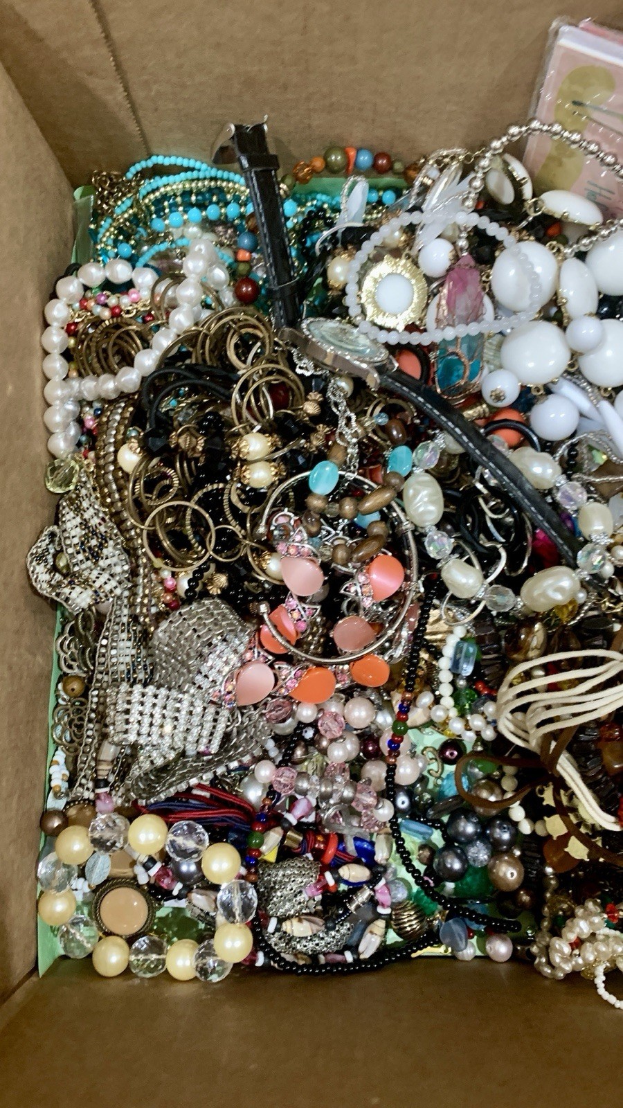 HUGE 19+ POUNDS COSTUME JEWELRY CRAFT WEAR TANGLED JUNK JEWELRY MAKERS LOT# 22