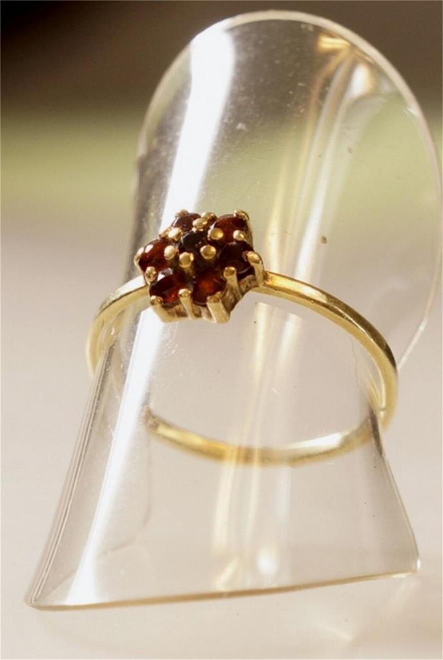 9 CARAT GOLD RUBY RING ELEGANT FLOWER RING M1#4