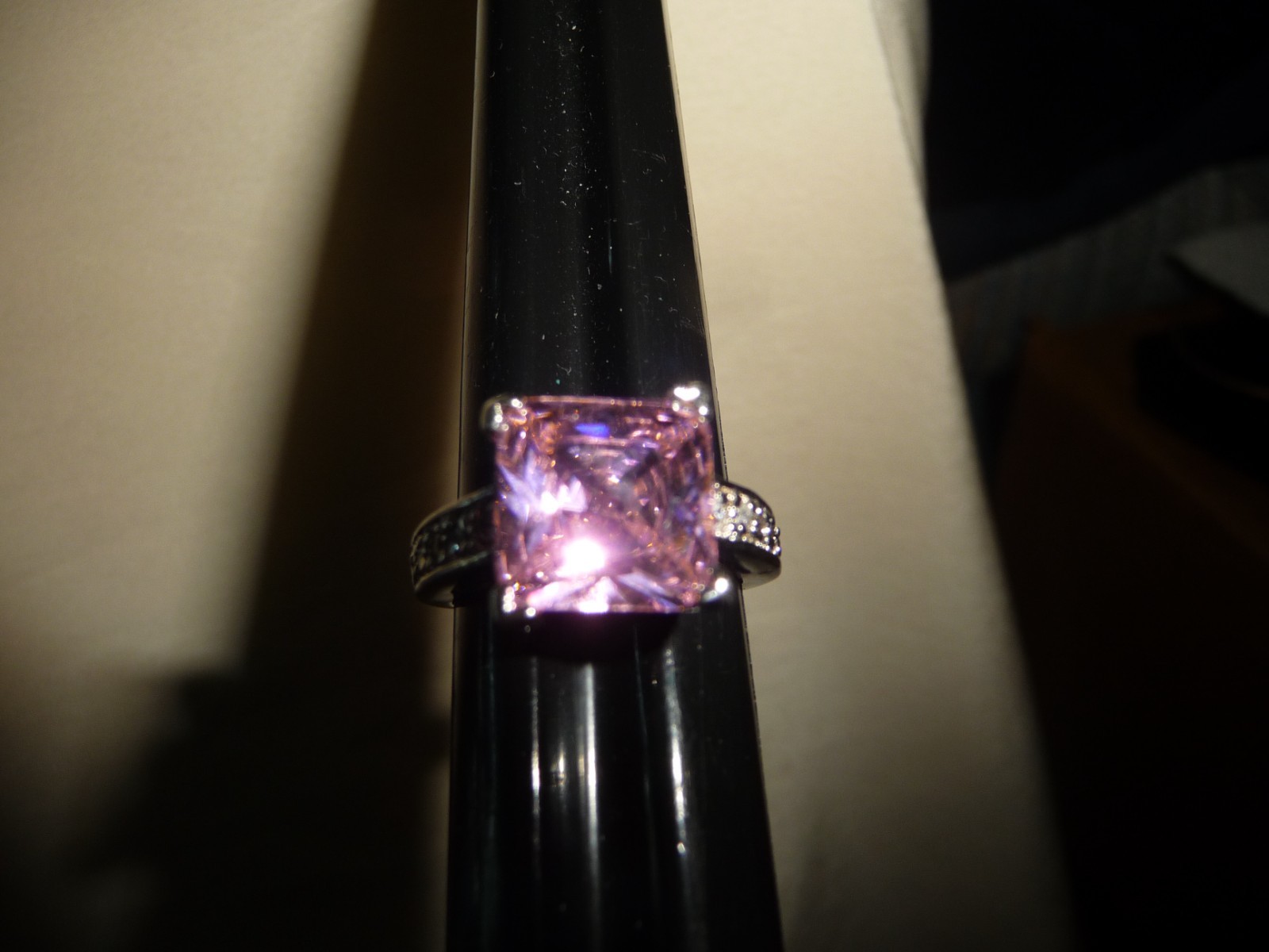 PINK SQUARE CENTER STONE W FAUX DIAMOND SILVER TONE Sz 6 3/4 RING #19/19/3