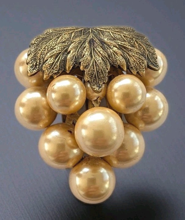 Vintage Grape Cluster Fur Shawl Scarf Dress Shoe Clip Faux Pearls