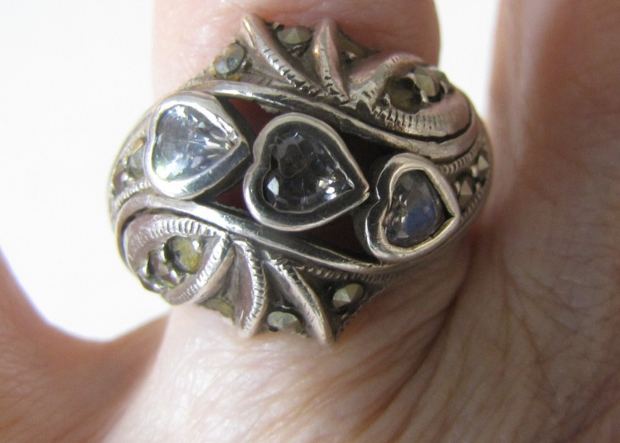 CW Sterling Silver CZ Hearts Marcasite Ring Missing Stones Wide Band 7.23g 7.5