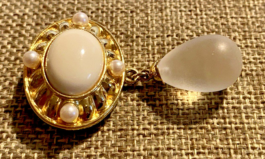 Vintage Brooch Pin Lot of 4 Gold Tone Swirl, Ribbon, Faux Pearl, Oval Teardrop