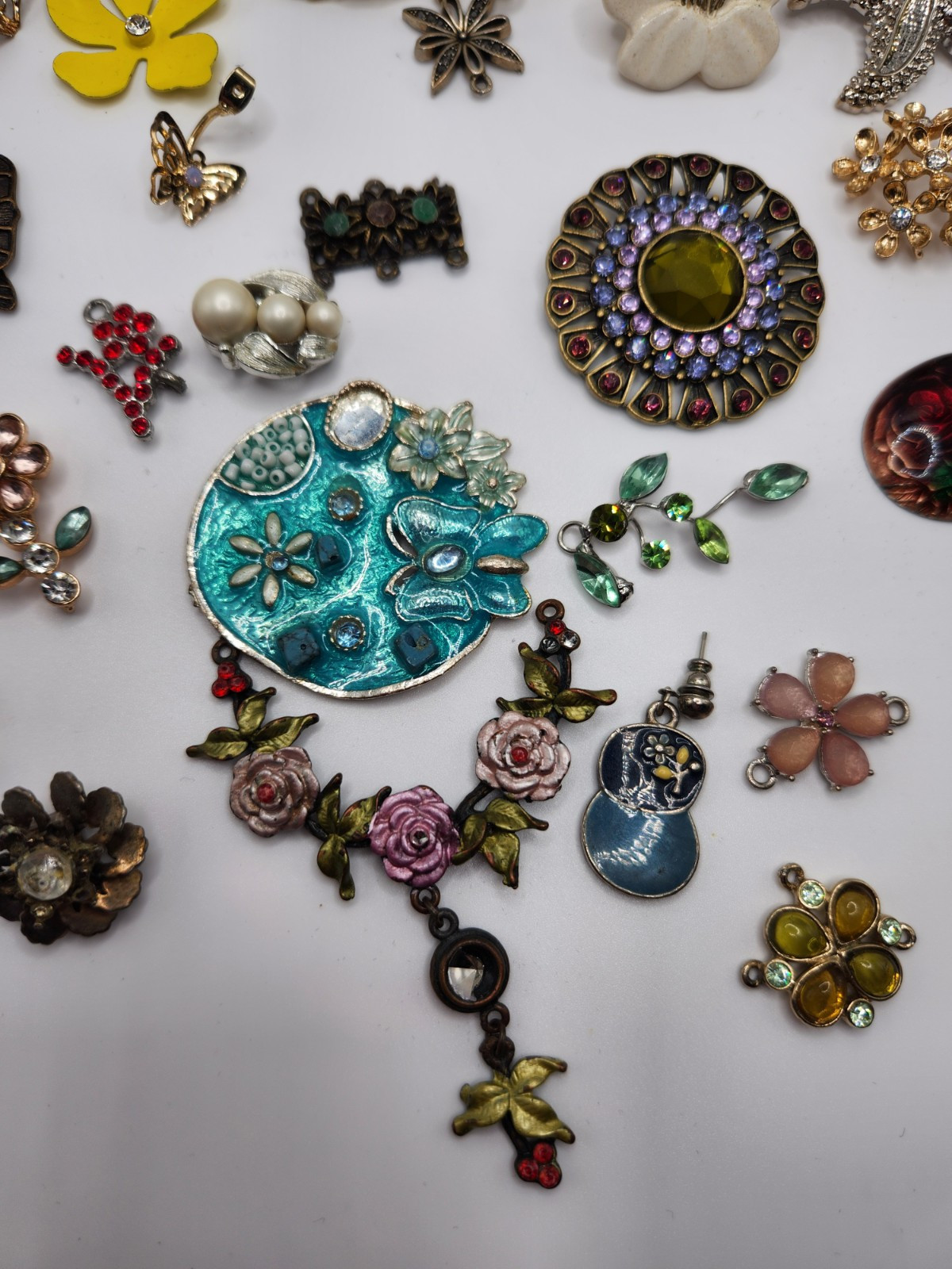 Flower Craft Jewelry Pieces Junk Drawer 30 Different Pieces