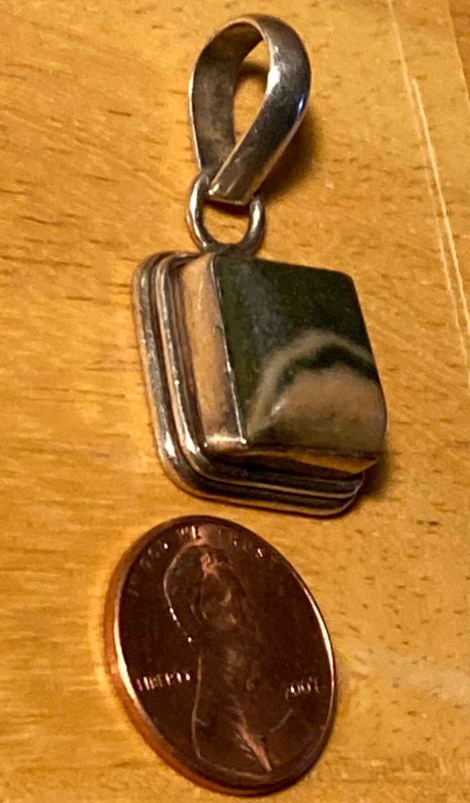Beautiful Vintage Natural Gemstone Pendant (Mexican Agate maybe? Not sure )