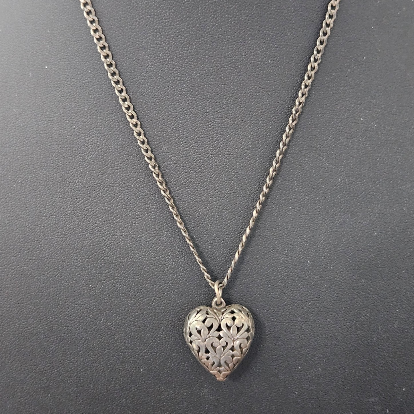 Vintage Sterling Silver Puff Heart Pendant Necklace Filagree Scroll 16″