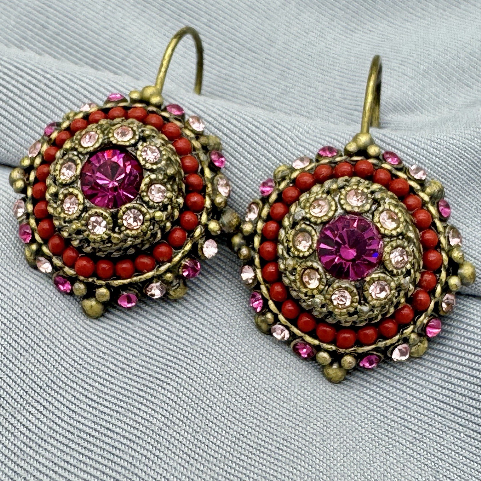 VTG Bronze Crystal Rhinestone Pierced Hinge Back Earrings Lt Rose Fuchsia Red