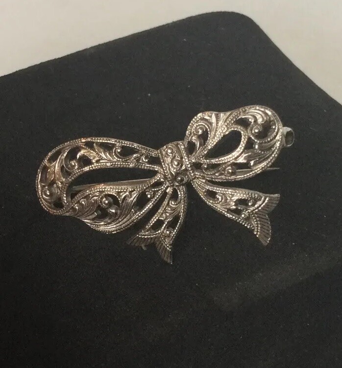 Silver Lace Pin Marked W/Star C Clasp Safety Lock Open Work Bow