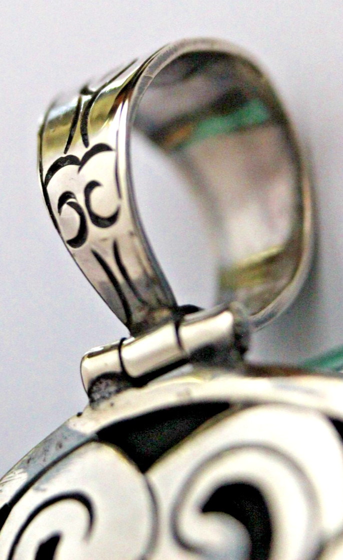 STERLING SILVER SCROLLED OPENWORK HINGED BAIL PENDANT BLACKENED BACK PLATE 10.8g