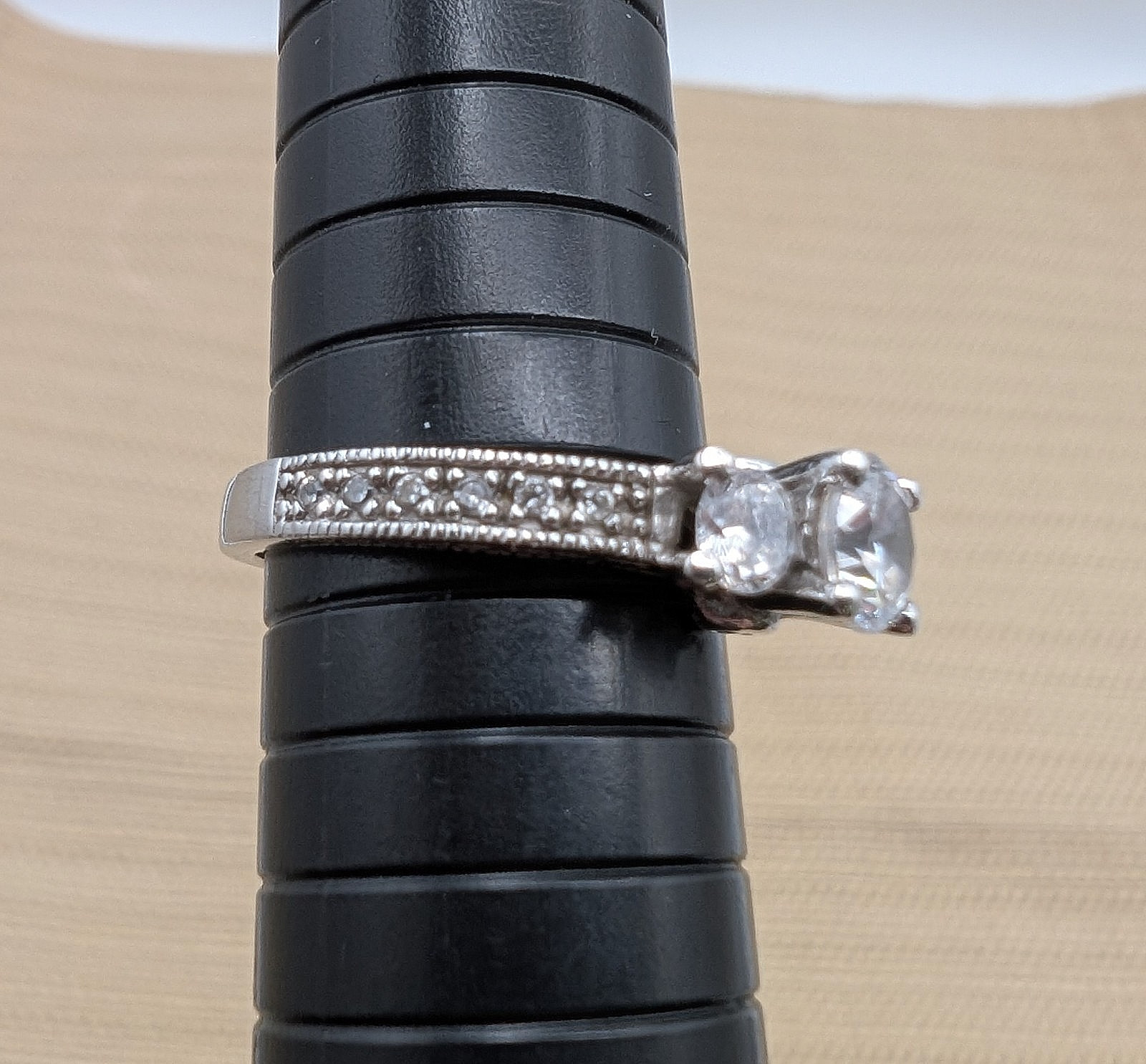 Avon 2007 Sterling Silver CZ Three Stone Ring Size 7 Engagement/Right Hand Ring