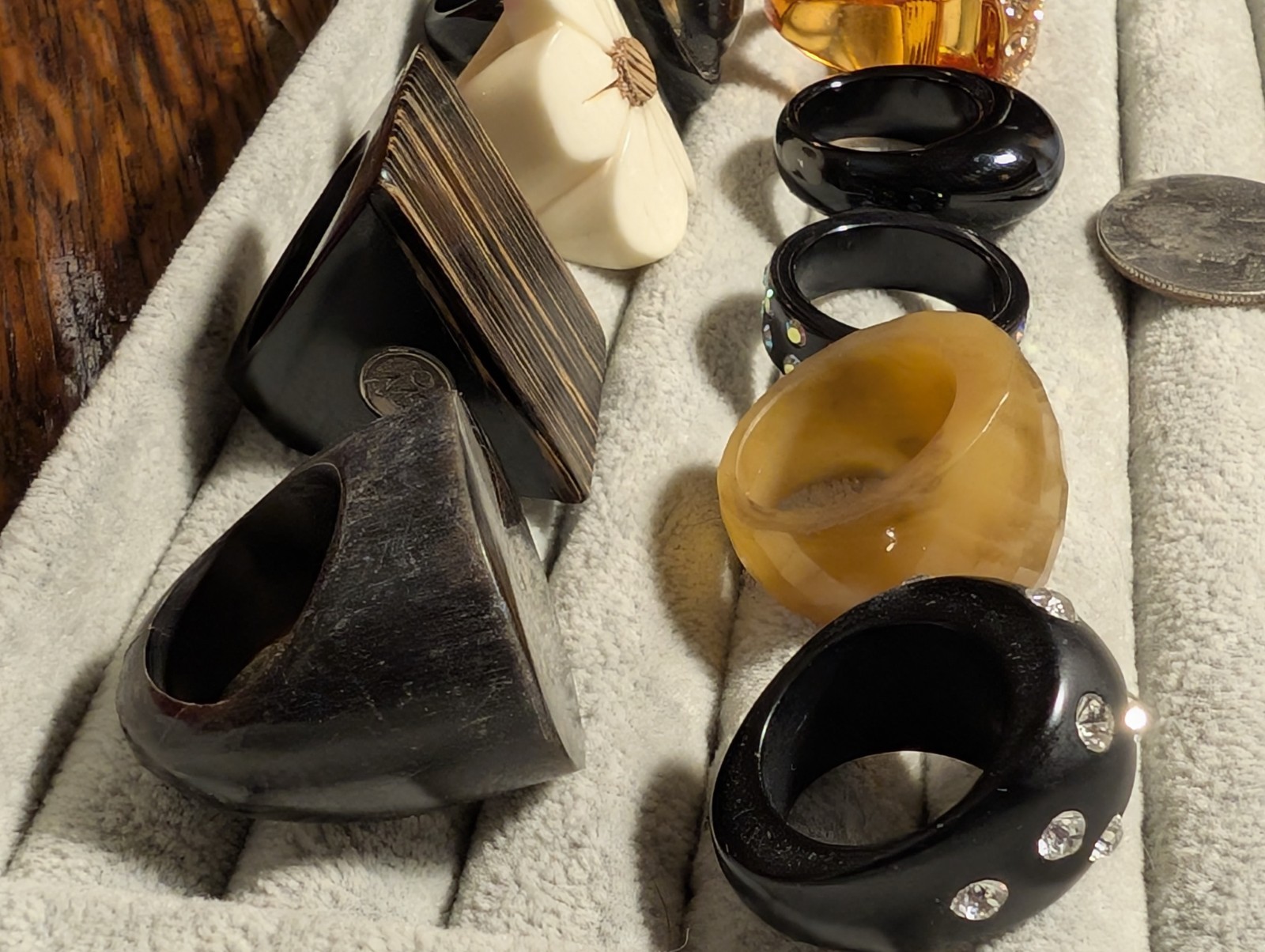 11 Vintage Handmade Bakelite Lucite Stone Wood Black Coral Rings! Various Sizes!