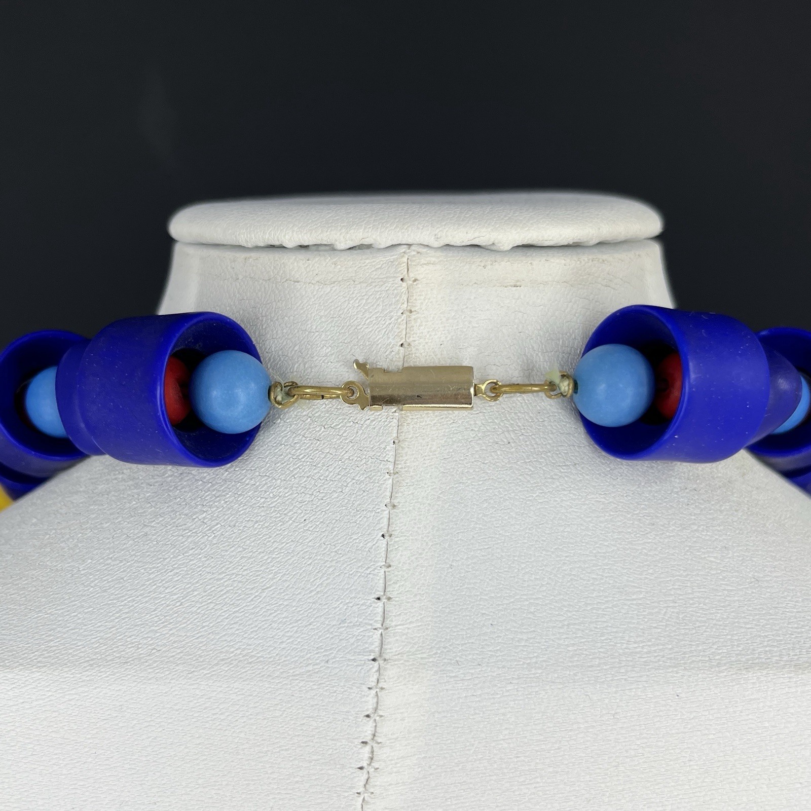 Vtg Modernist Beaded Necklace Bauhaus Red Yellow Blue Plastic Statement Choker