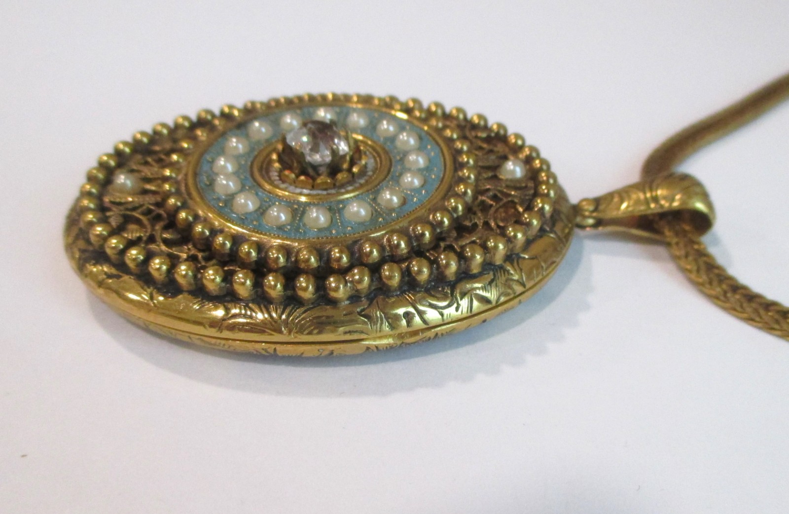 LARGE VINTAGE VICTORIAN REVIVAL LOCKET WHEAT CHAIN NECKLACE GOLD GILT BRASS